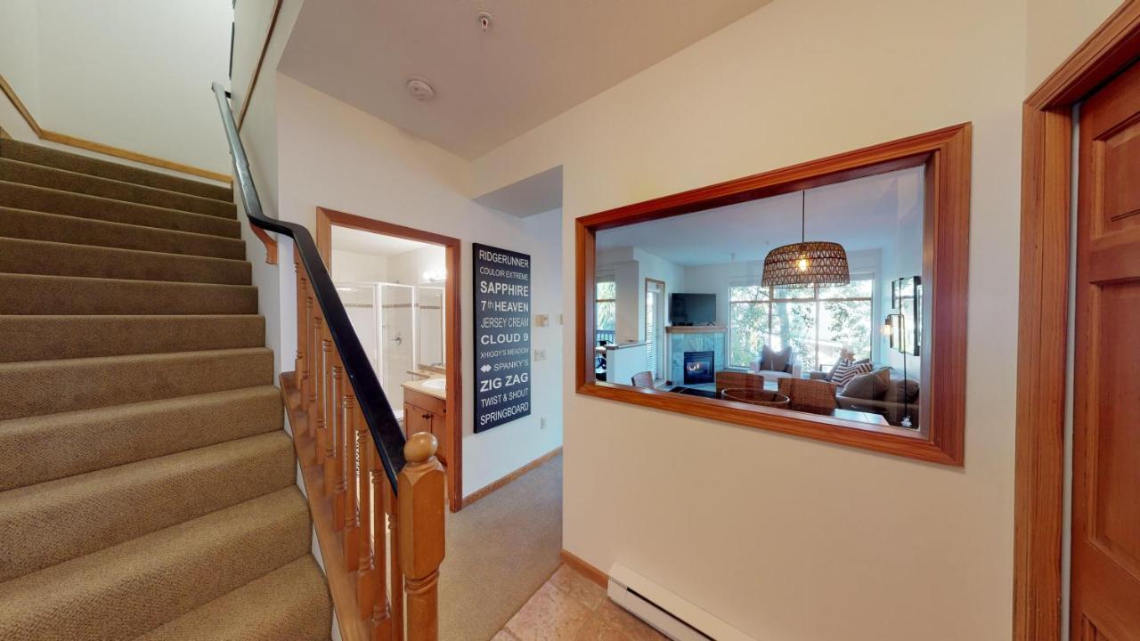 Stoney Creek Northstar By Whistler Premier Apartment ภายนอก รูปภาพ