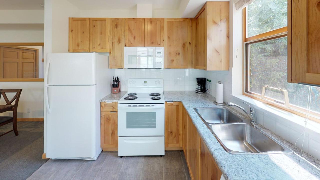 Stoney Creek Northstar By Whistler Premier Apartment ภายนอก รูปภาพ