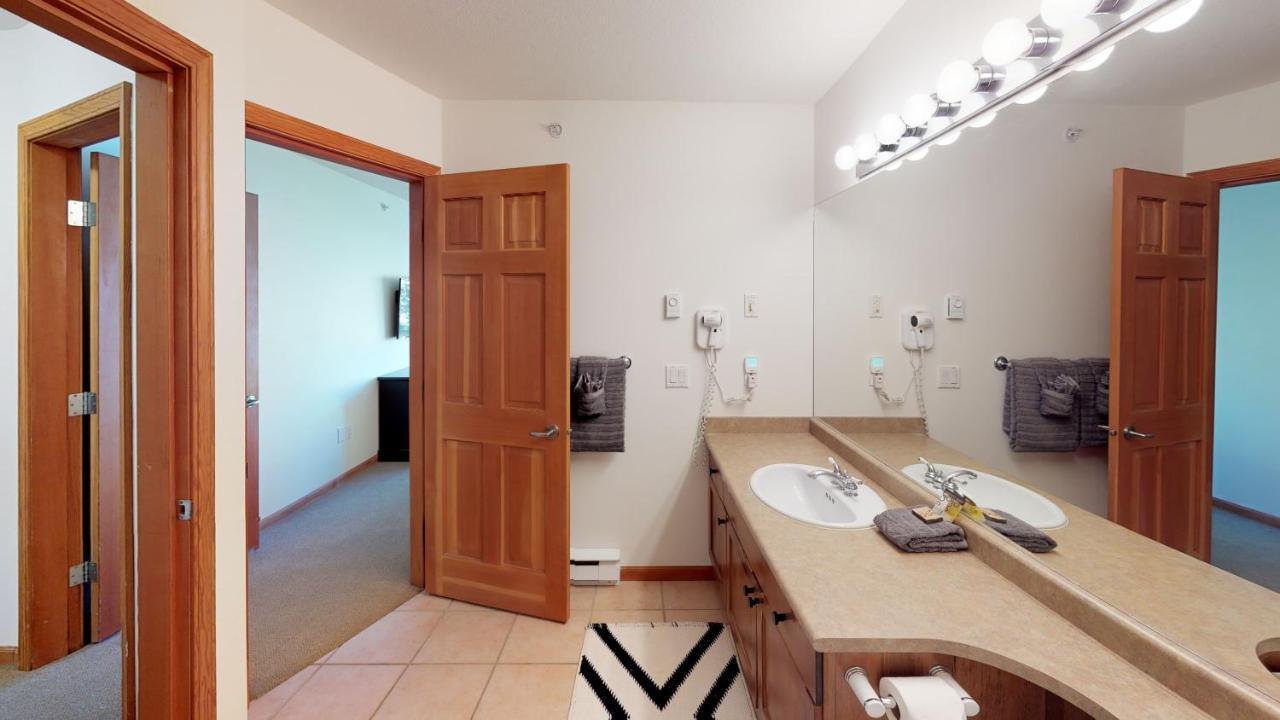 Stoney Creek Northstar By Whistler Premier Apartment ภายนอก รูปภาพ